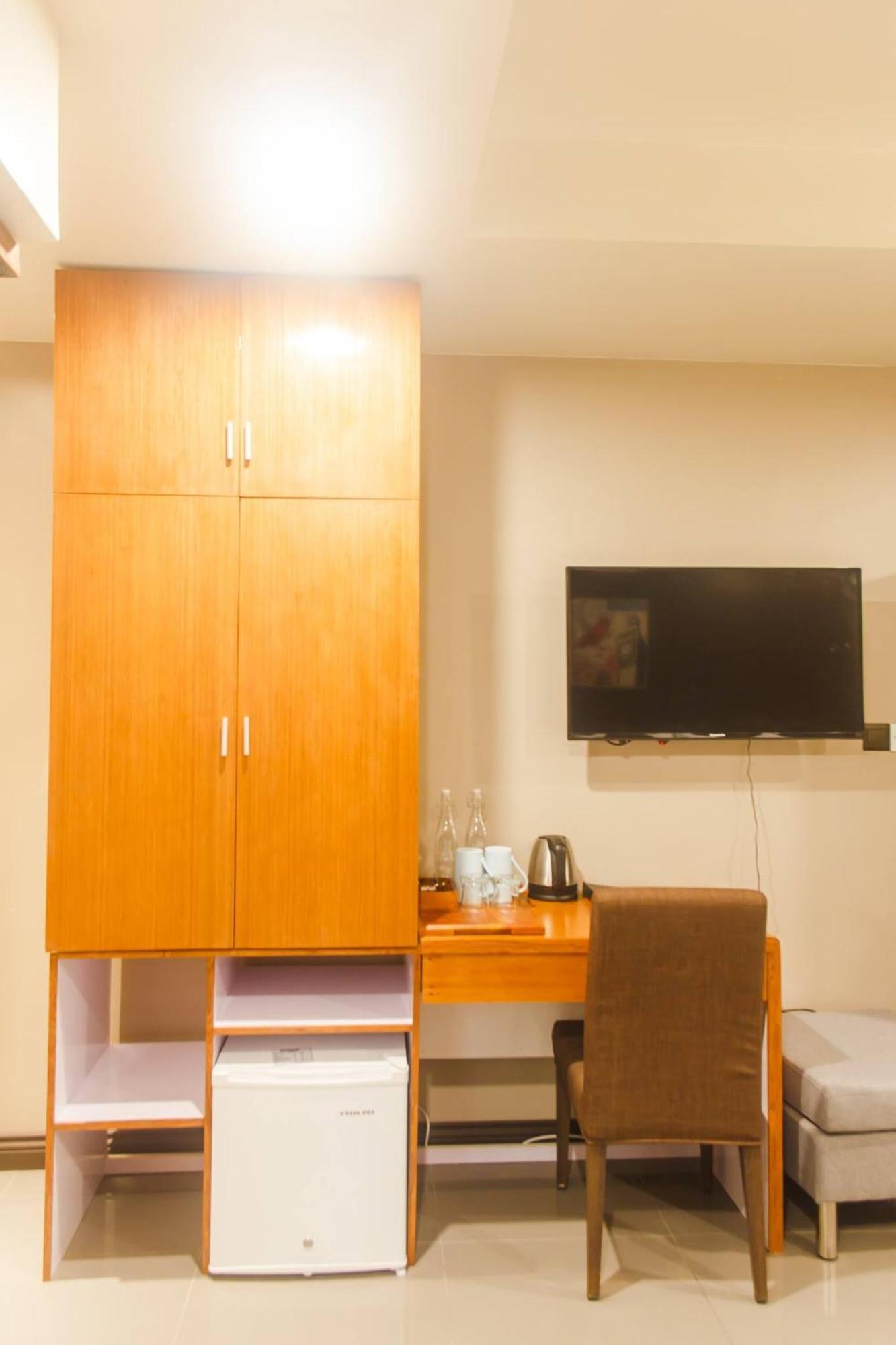 Club Blu Hotel Male Bagian luar foto